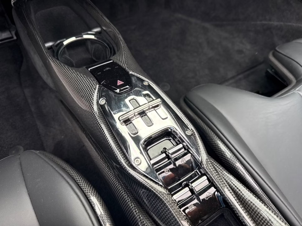 Ferrari SF90 Stradale - foto 14