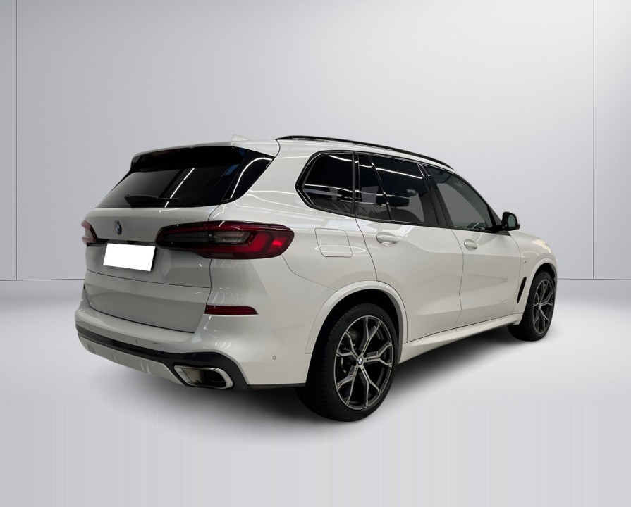 BMW X5 xDrive40d M-Sport (2)