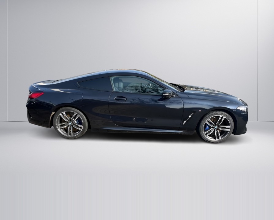 BMW Seria 8 M850i Coupe (2)