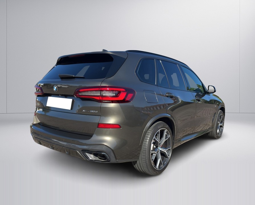 BMW X5 xDrive30d M-Sport (2)