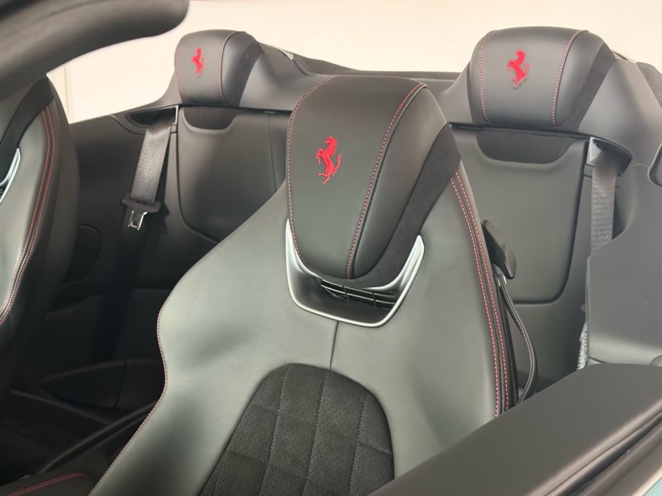 Ferrari Roma Spider - foto 10