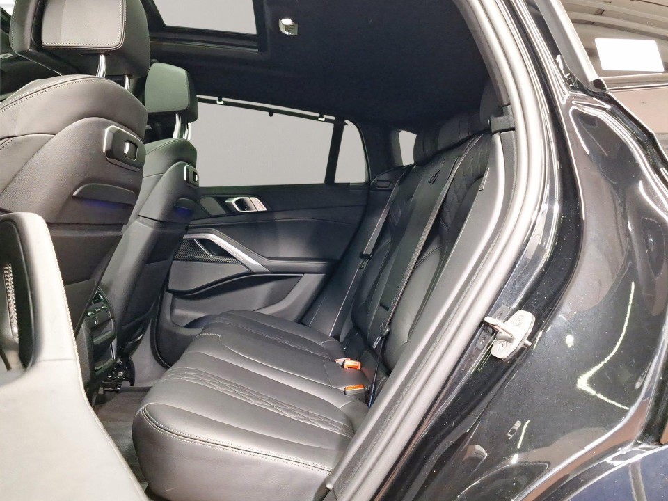 BMW X6 M60I xDrive (5)