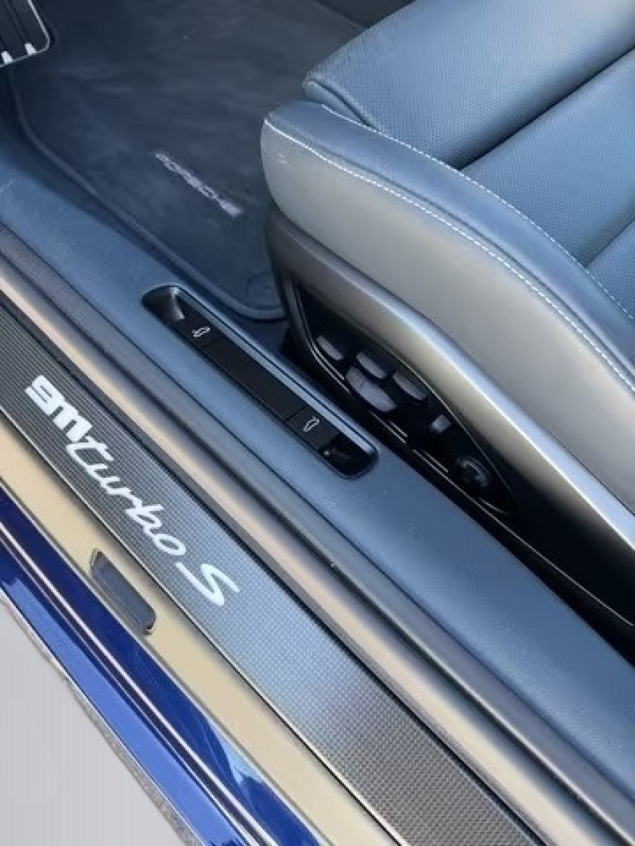Porsche 911 Turbo S - foto 24