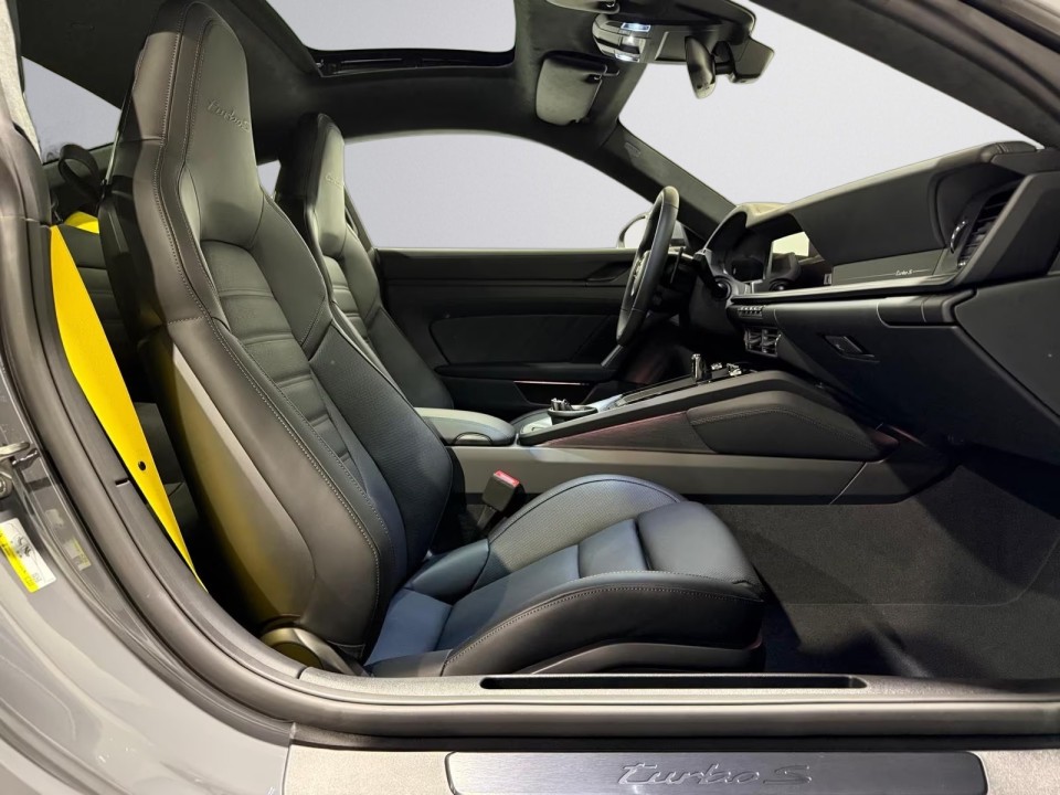 Porsche 911 Turbo S - foto 22