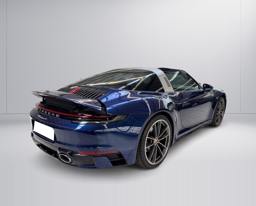 Porsche 911 Carrera (4)
