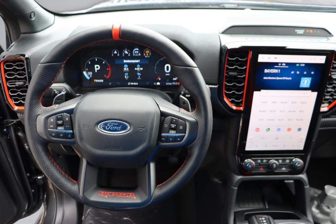 Ford Raptor - foto 10