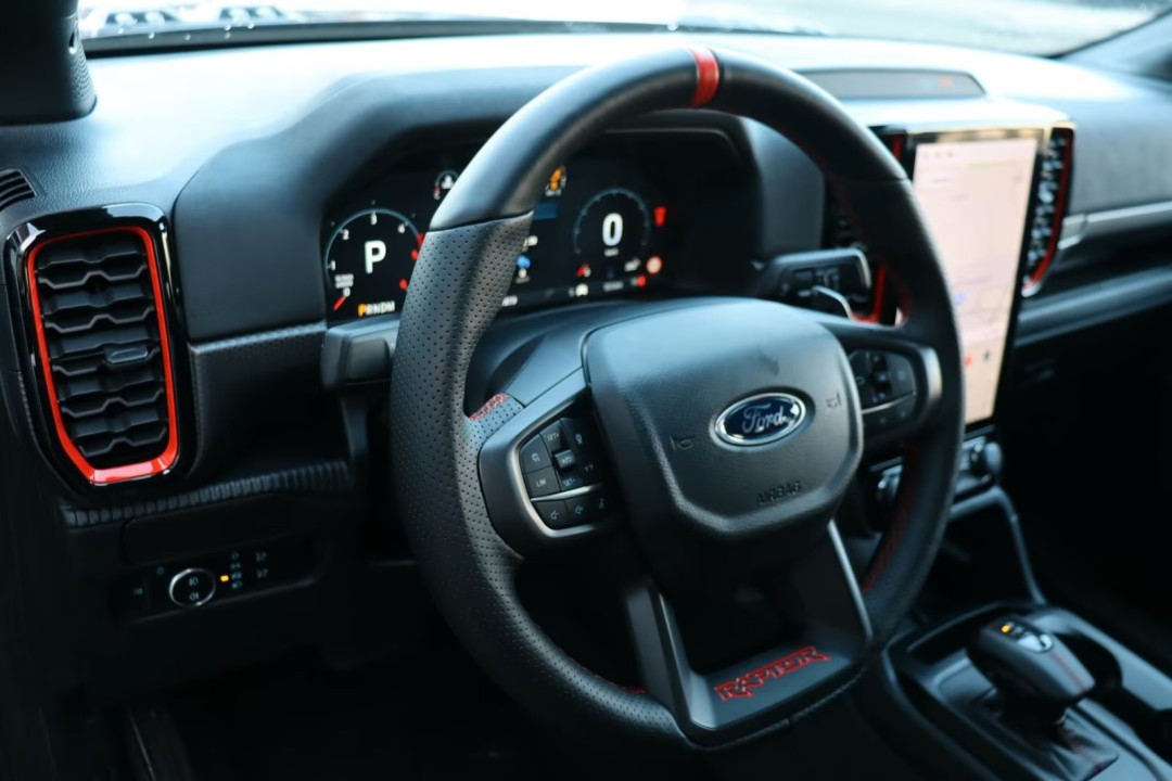 Ford Raptor - foto 9