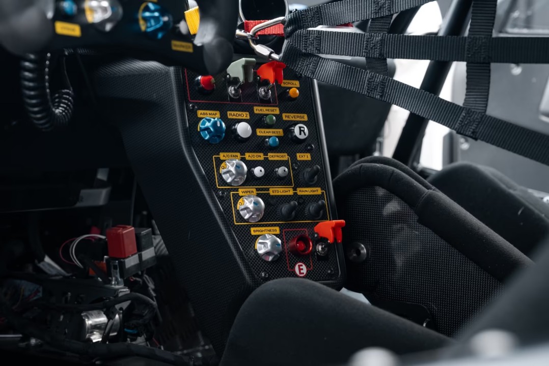 Ferrari 296 GTB Challenge - foto 11