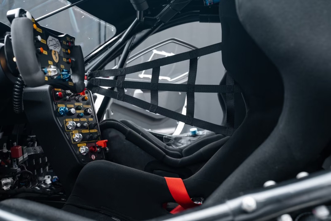 Ferrari 296 GTB Challenge - foto 9