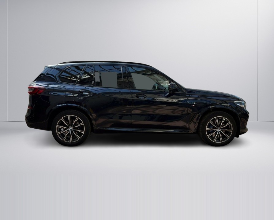 BMW X5 xDrive30d M-Sport (2)