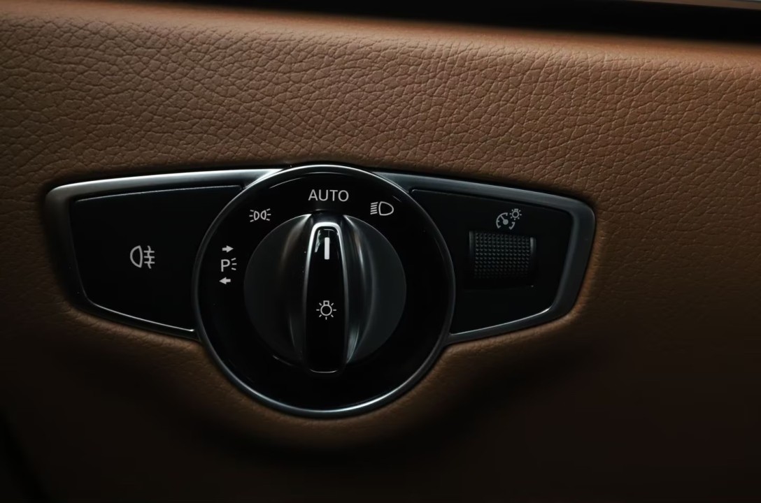 Mercedes-Benz E 450 4MATIC - foto 27