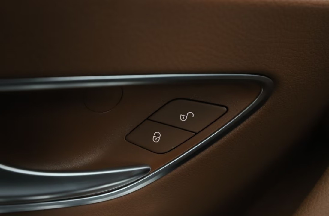Mercedes-Benz E 450 4MATIC - foto 28