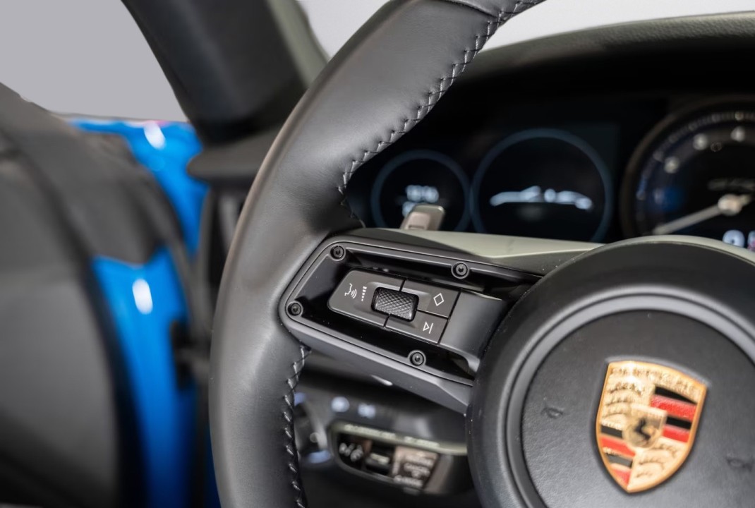 Porsche 911 Carrera 4 GTS Cabriolet - foto 14