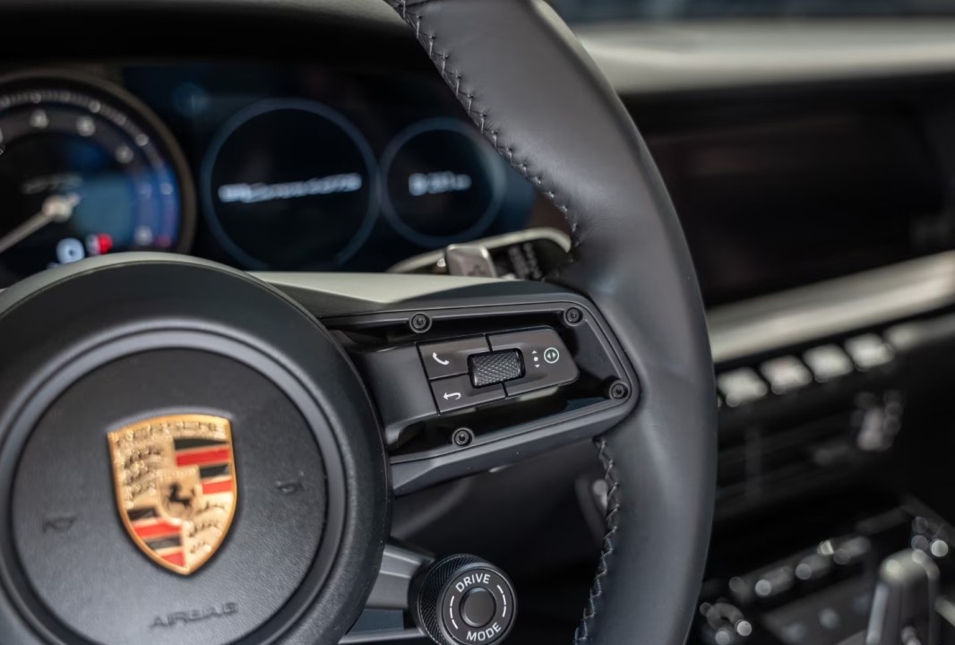 Porsche 911 Carrera 4 GTS Cabriolet - foto 15
