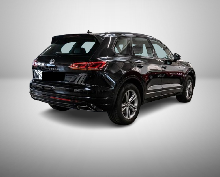 Volkswagen Touareg 3.0 TDi R-LINE ALL-BLACK (3)