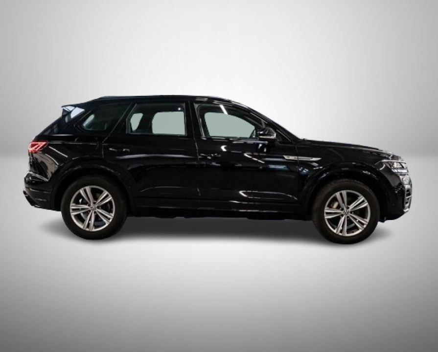 Volkswagen Touareg 3.0 TDi R-LINE ALL-BLACK (2)