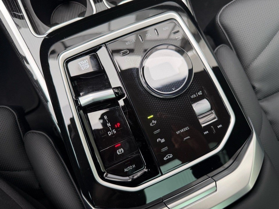 BMW Seria 7740d xDrive - foto 10
