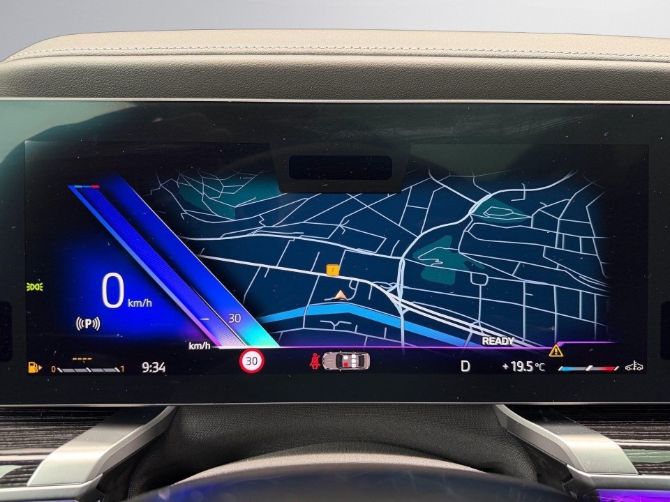 BMW Seria 7740d xDrive - foto 11