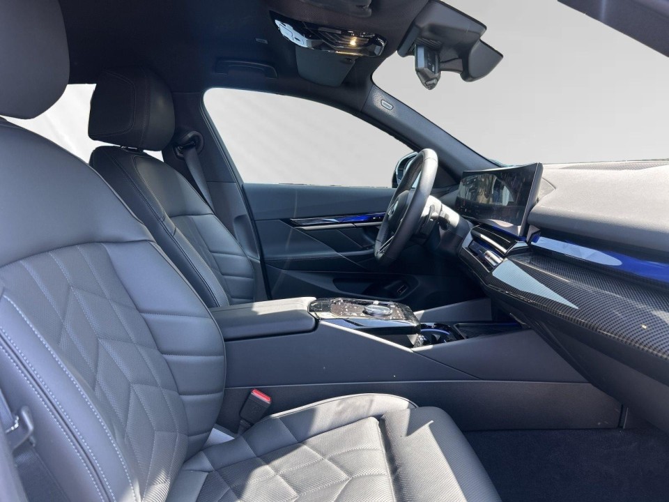 BMW Seria 5 520d xDrive - foto 8