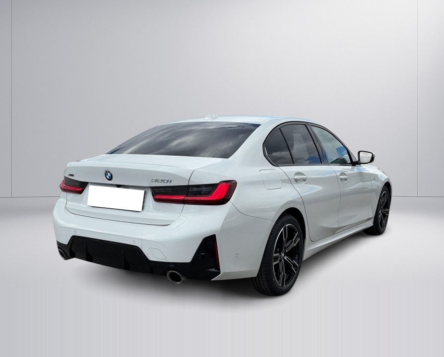 BMW Seria 3 320i xDrive M-Sport (2)