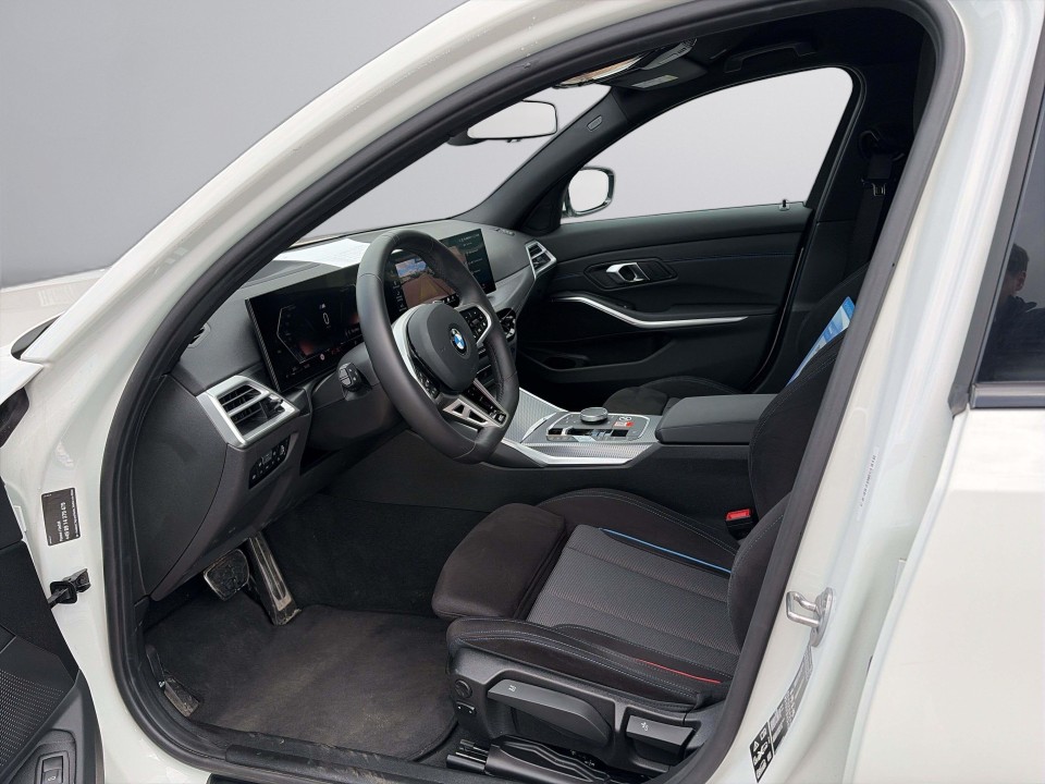 BMW Seria 3 320i xDrive M-Sport - foto 8