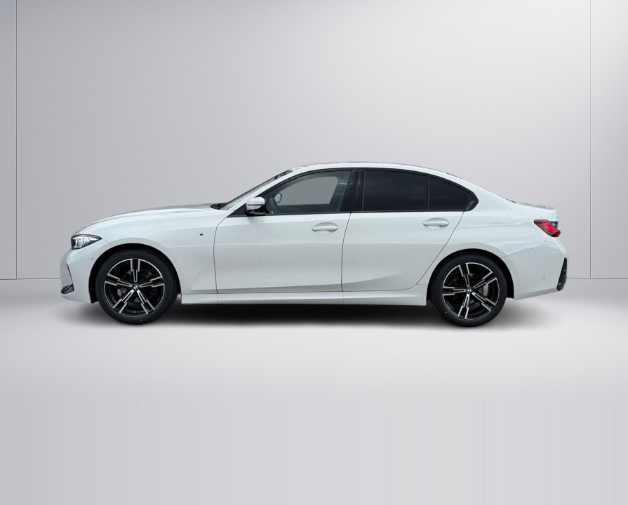 BMW Seria 3 320i xDrive M-Sport (5)