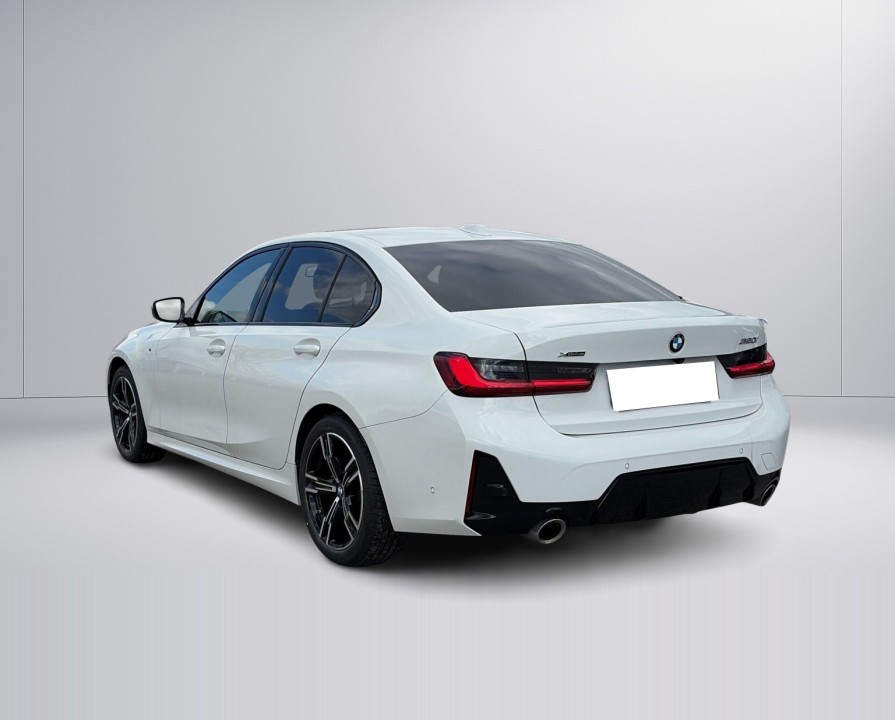 BMW Seria 3 320i xDrive M-Sport (4)