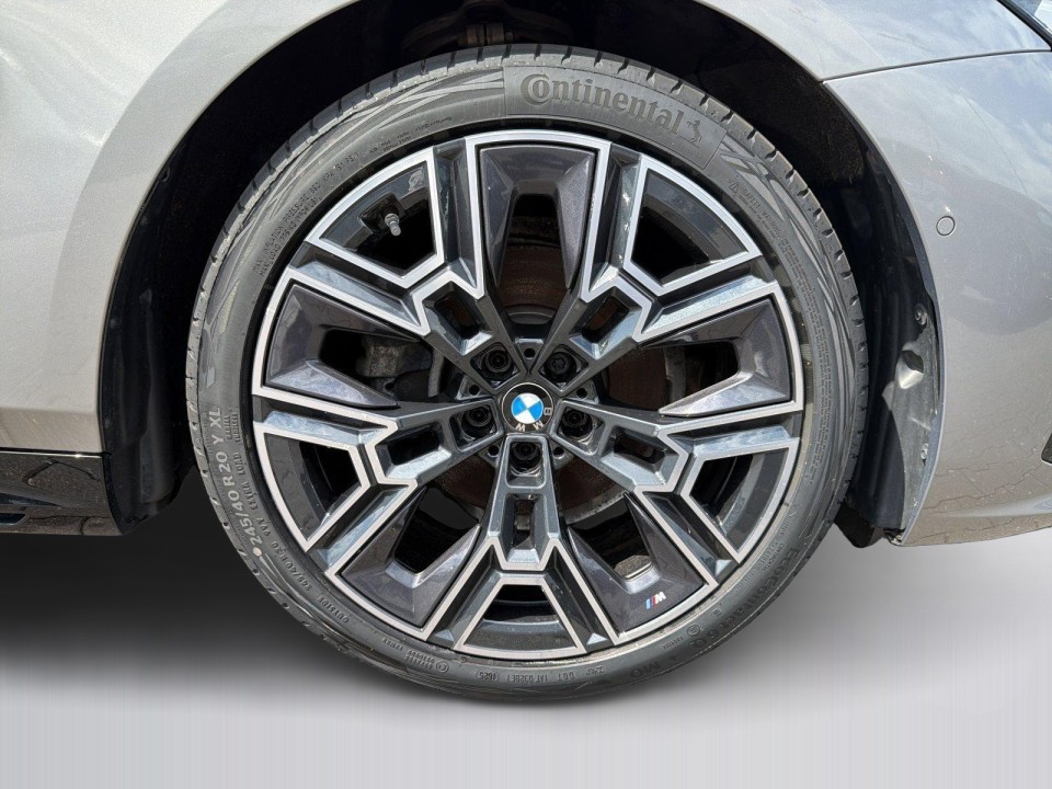 BMW Seria 5 520d xDrive - foto 17