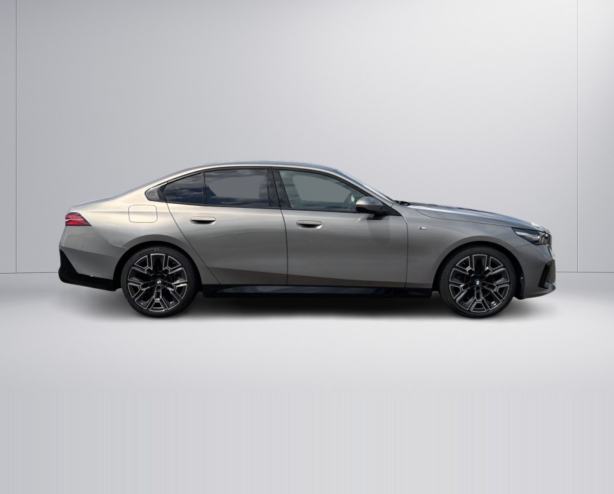 BMW Seria 5 520d xDrive (3)