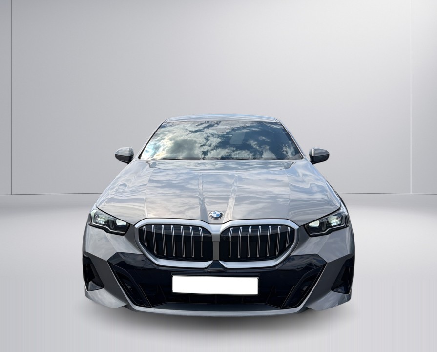 BMW Seria 5 520d xDrive (2)