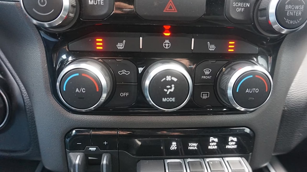 Dodge RAM 1500 - foto 14
