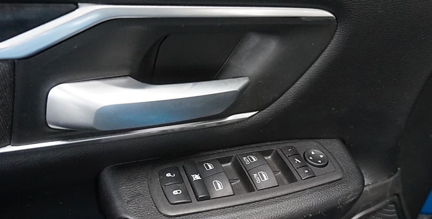 Dodge RAM 1500 - foto 20
