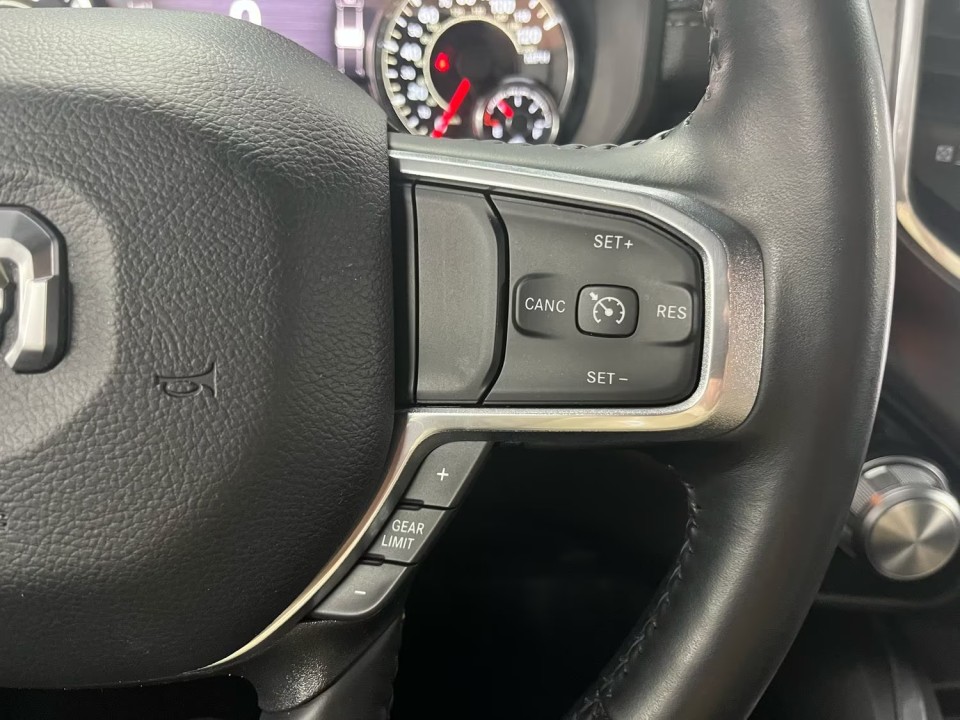 Dodge RAM 1500 Laramie - foto 16