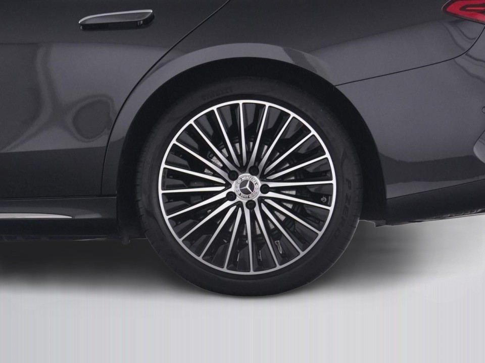 Mercedes-Benz E 220d - foto 27