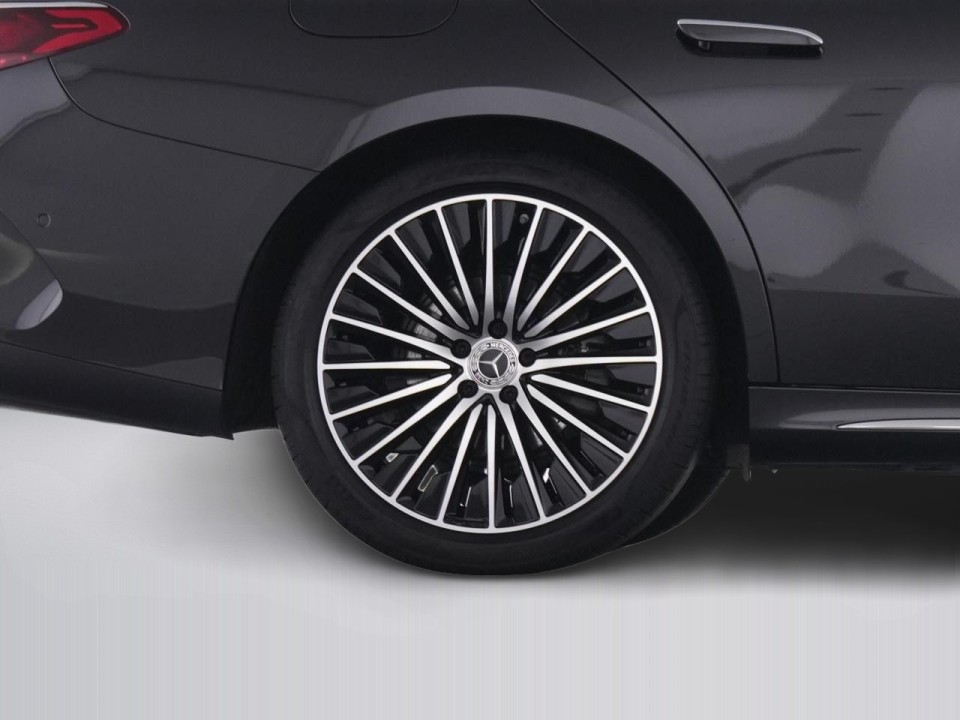 Mercedes-Benz E 220d - foto 26
