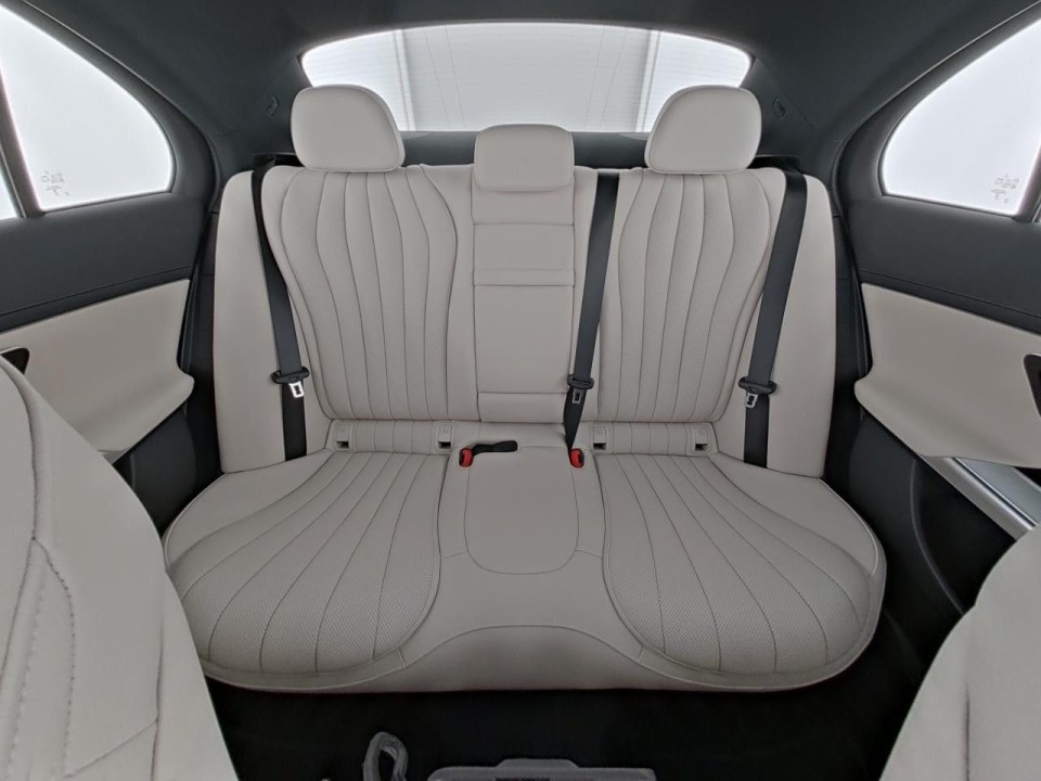 Mercedes-Benz E 220d - foto 20