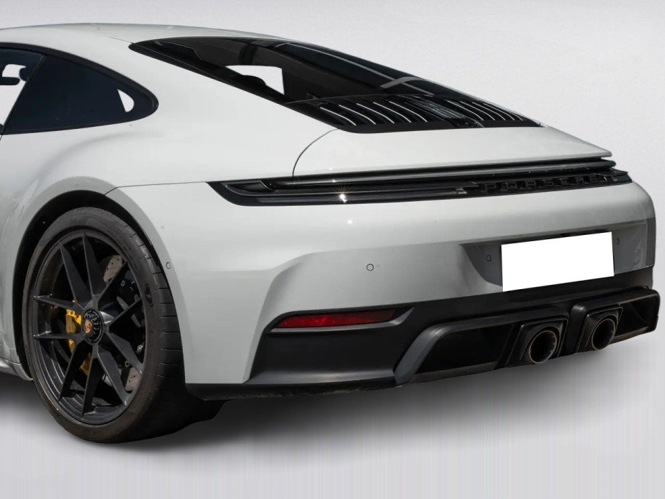 Porsche 911 Carrera 4 GTS - foto 32