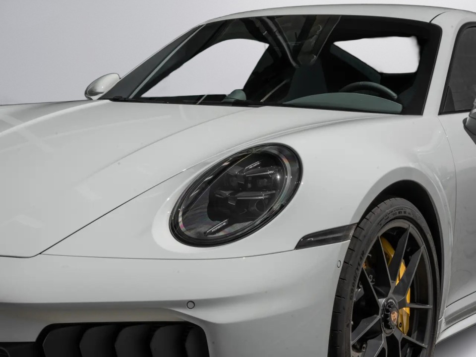 Porsche 911 Carrera 4 GTS - foto 29