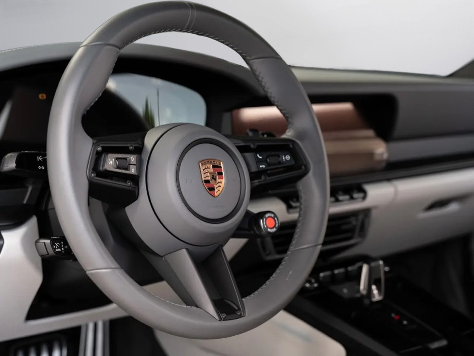 Porsche 911 Carrera 4 GTS - foto 7