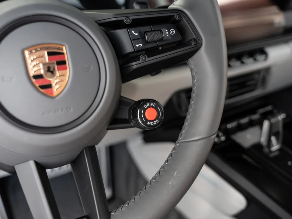 Porsche 911 Carrera 4 GTS - foto 9