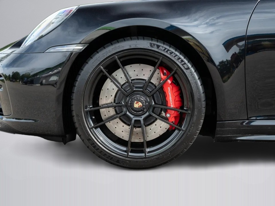 Porsche 911 Targa 4 GTS - foto 31