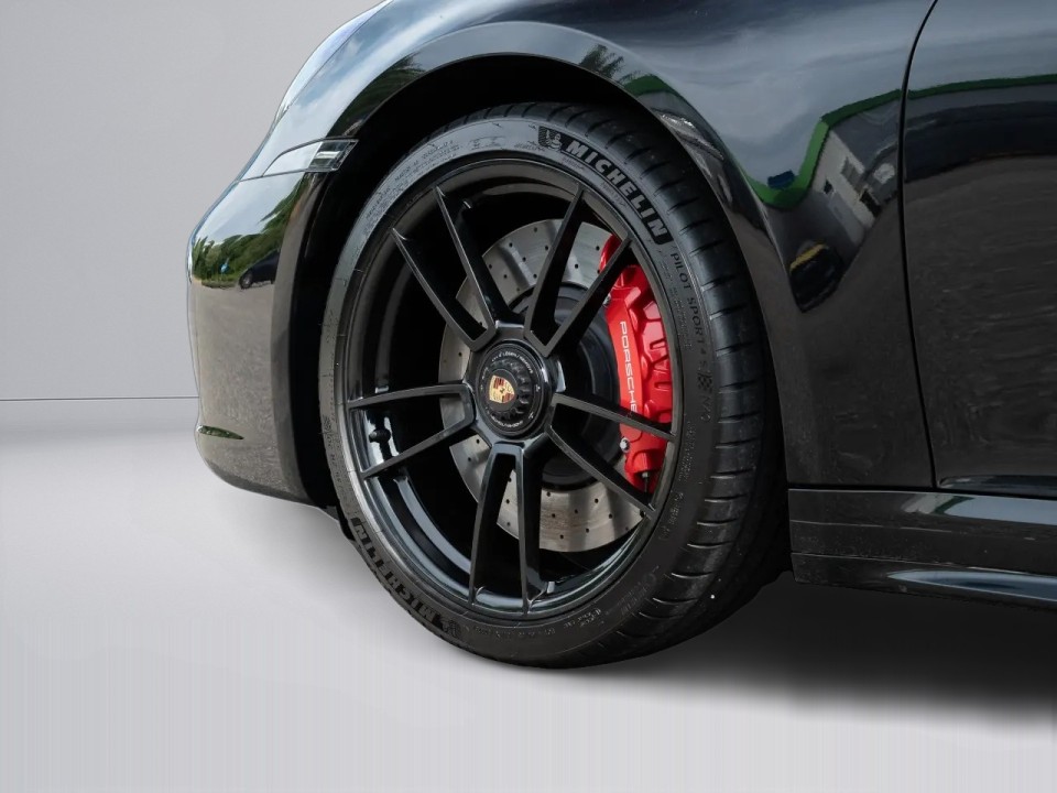 Porsche 911 Targa 4 GTS - foto 36