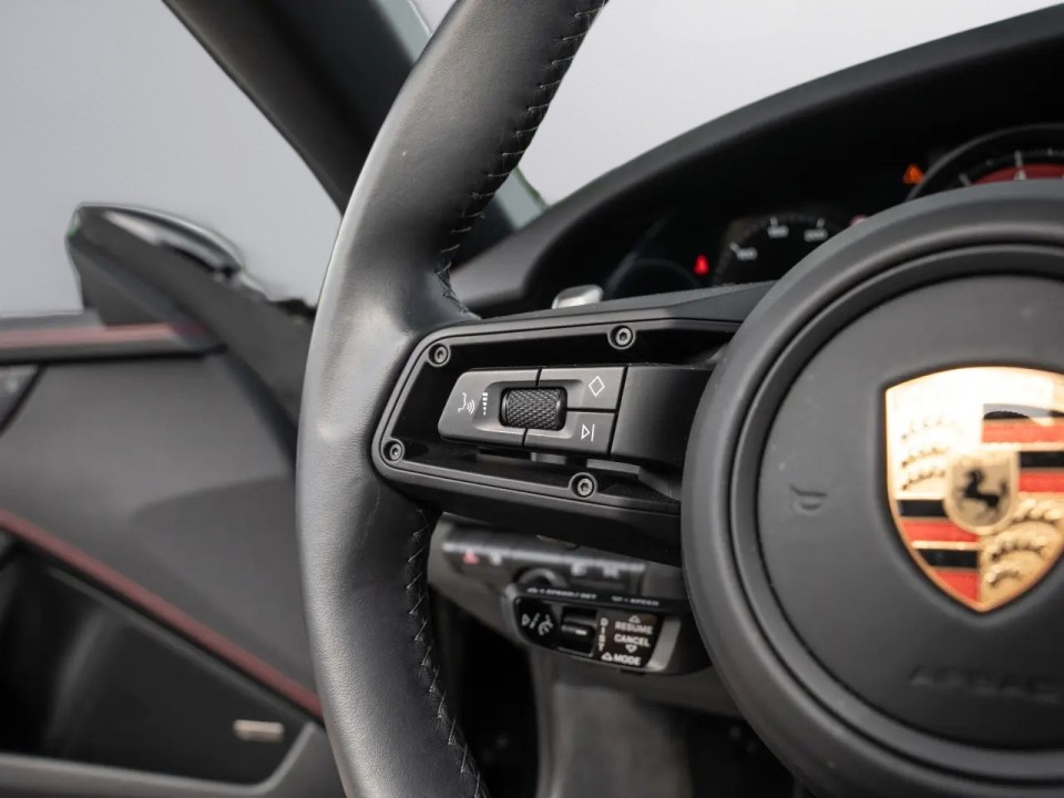 Porsche 911 Targa 4 GTS - foto 11