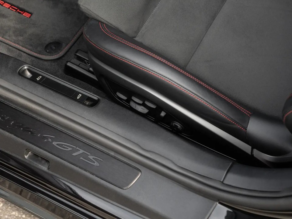 Porsche 911 Targa 4 GTS - foto 28
