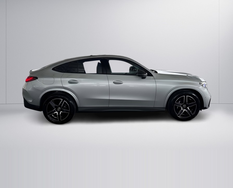 Mercedes-Benz GLC Coupé 300d 4MATIC AMG Line (2)
