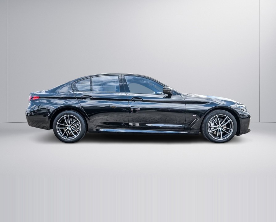 BMW Seria 5 540i xDrive M Sport (2)