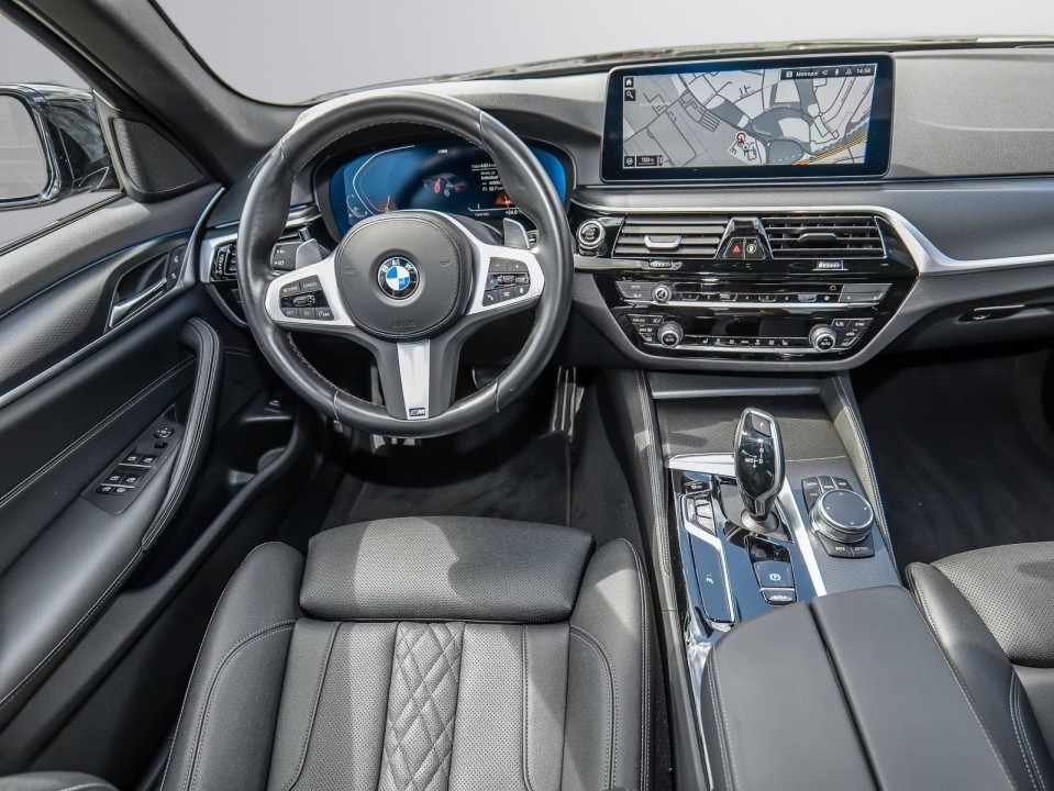 BMW Seria 5 540i xDrive M Sport - foto 12
