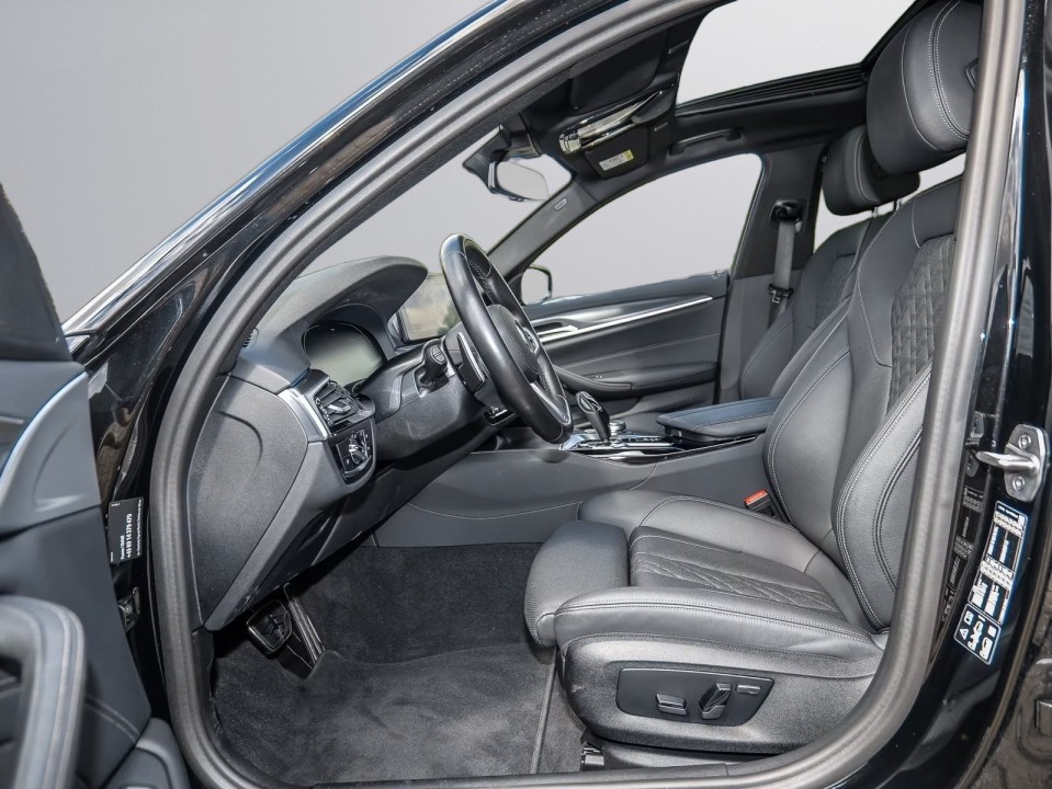 BMW Seria 5 540i xDrive M Sport - foto 15