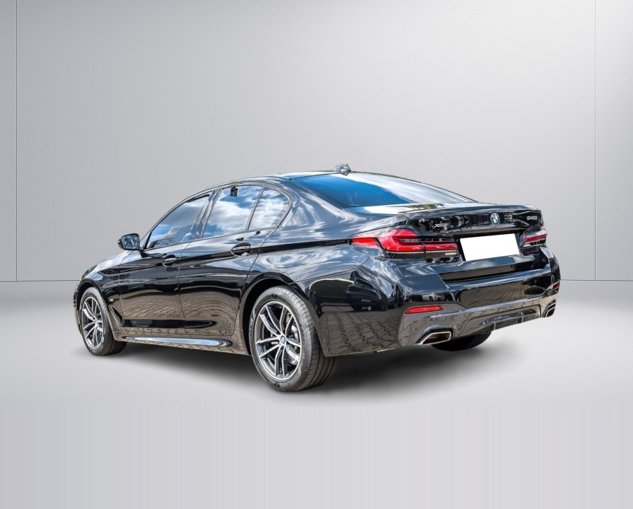 BMW Seria 5 540i xDrive M Sport (5)