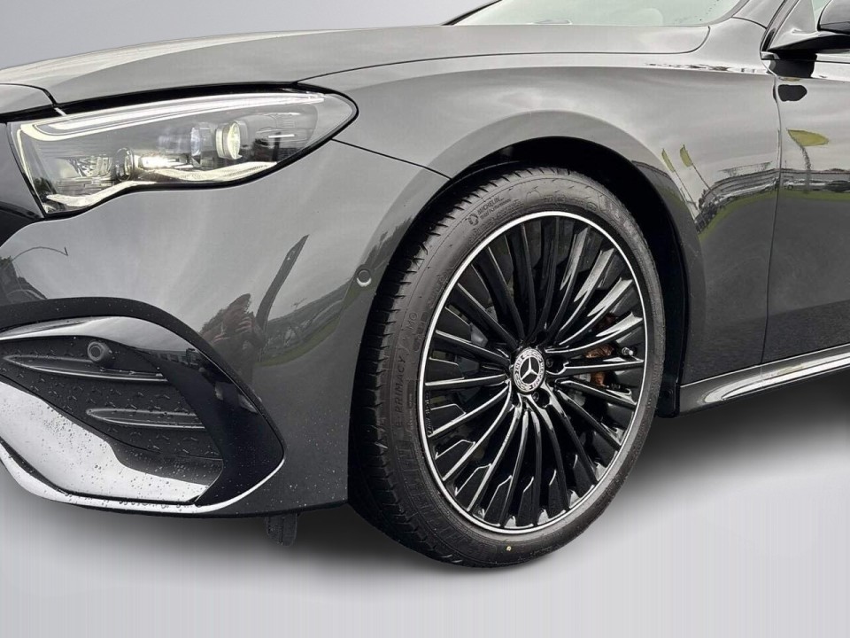 Mercedes-Benz E 220d 4MATIC AMG - foto 7